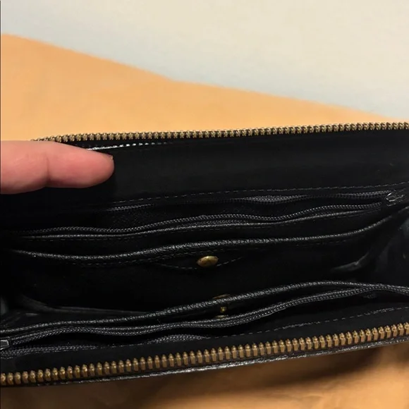 Dooney & Bourke Vintage All Weather Leather Black Leather Crossbody Bag - Picture 10 of 12